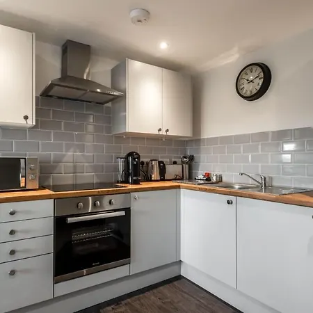 Cosy 1 Bed Flat In Апартаменты *