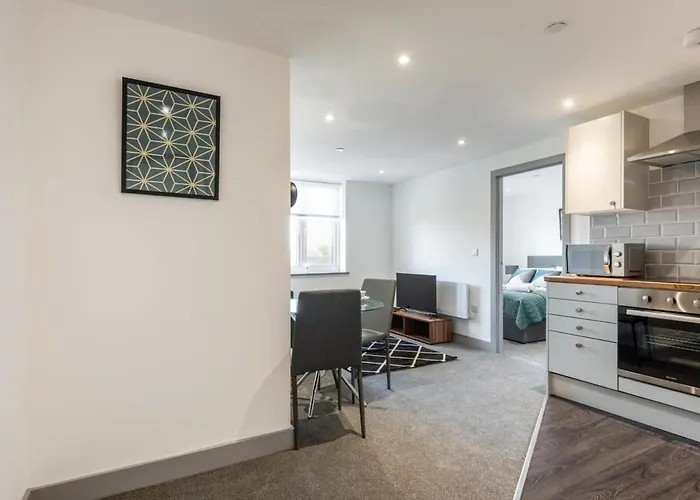 Cosy 1 Bed Flat In Apartment *